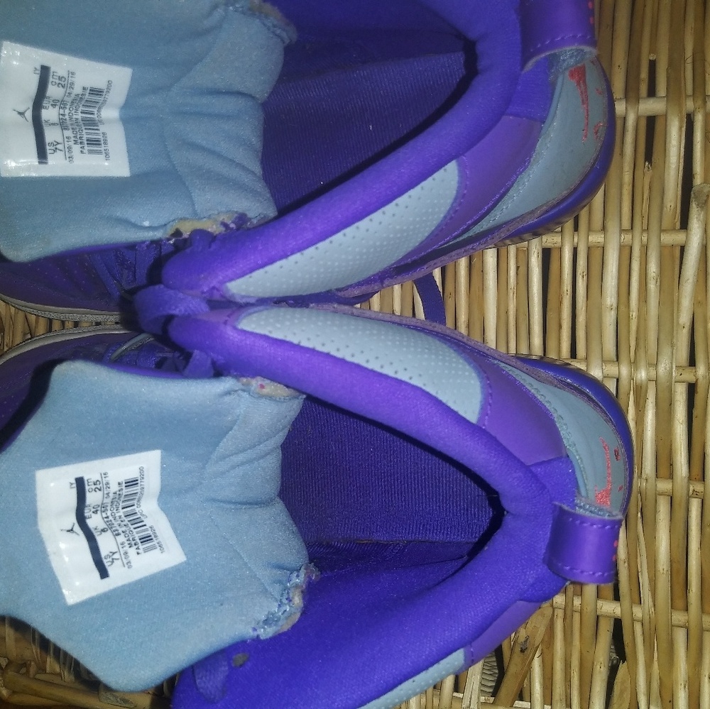 Authentic Jordan Flights - Picture 4 of 6